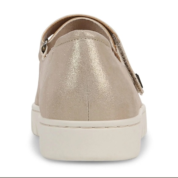 Vionic Uptown Mary Jane Flats Gold Shimmer Leather size 8.5 EUC - Picture 15 of 16